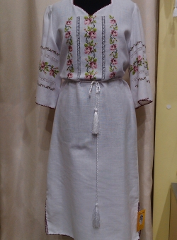 Ручна вишивка - плаття льон розочки