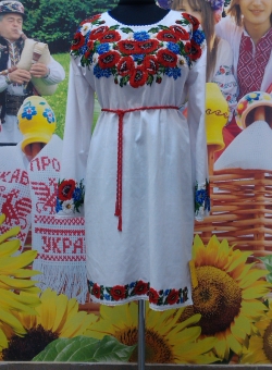 Ручна вишивка - плаття весняне