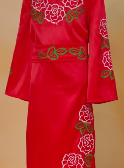Машинна вишивка - плаття червоний атлас