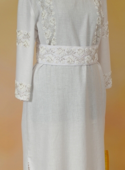 Ручна вишивка - плаття білі розочки