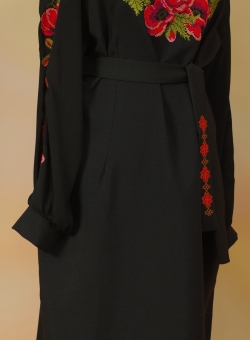 Машинна вишивка - плаття чорне маки