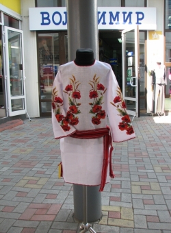 Ручна вишивка - плаття на льоні маки