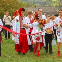 Украинский платье. Ручная и машинная вышивка